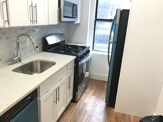 Rented by Tapiro Realty | media 2