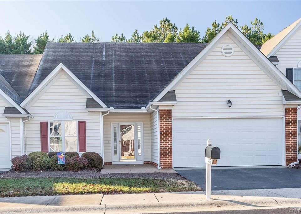 1st image of 112 Carriage Point Ln