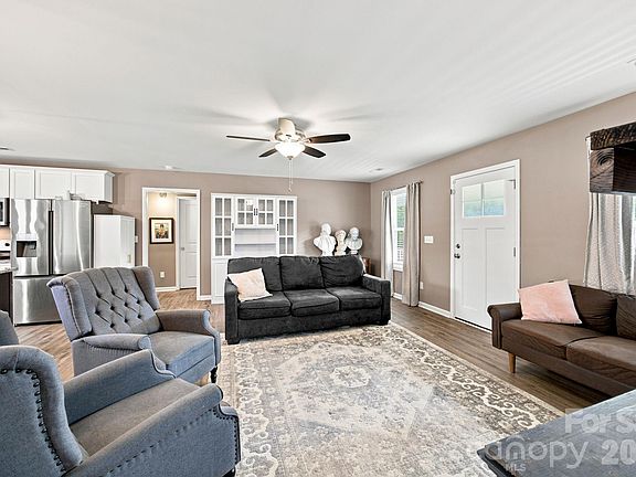 5th image of 1879 Jetton Dr