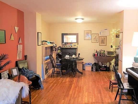 4th image of 3041 30th St #1