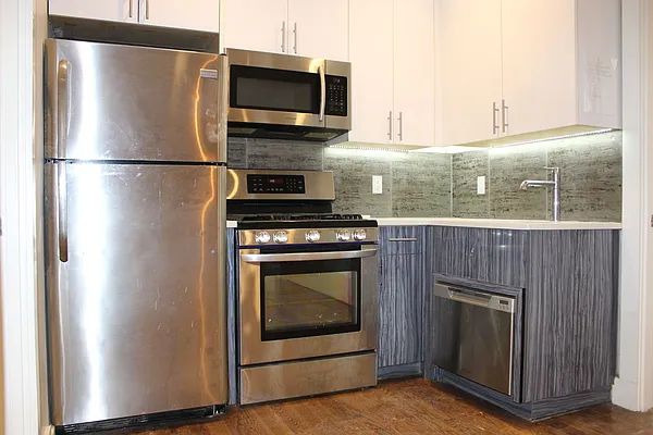 Rented by Premier Metro Realty Corp | media 27