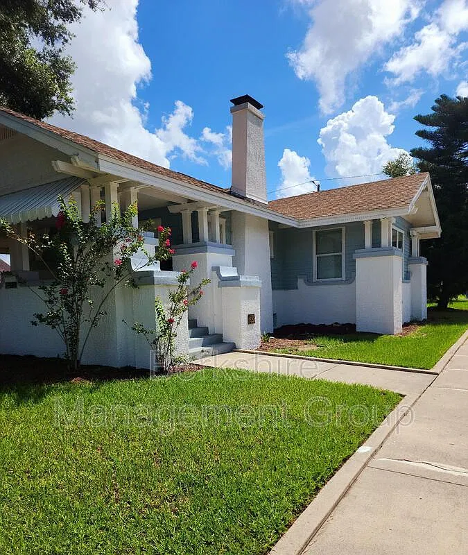 2 bed, 2.0 bath, 1458 sqft, $1,995 — Photo 2