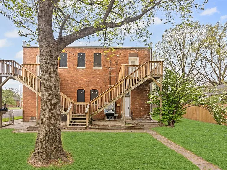 821 Niedringhaus Ave #A — Photo 23