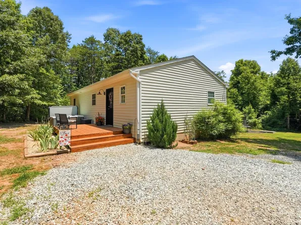 60 Jefferson Ln, Arrington, VA 22922