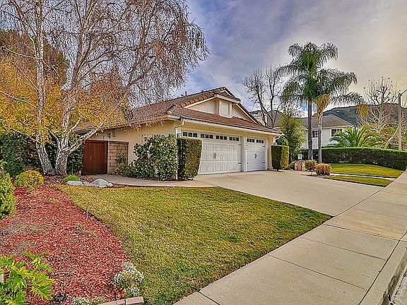 2nd image of 2648 Country Ln