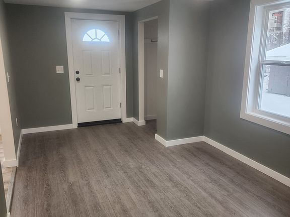 5th image of 137 Eureka St #1