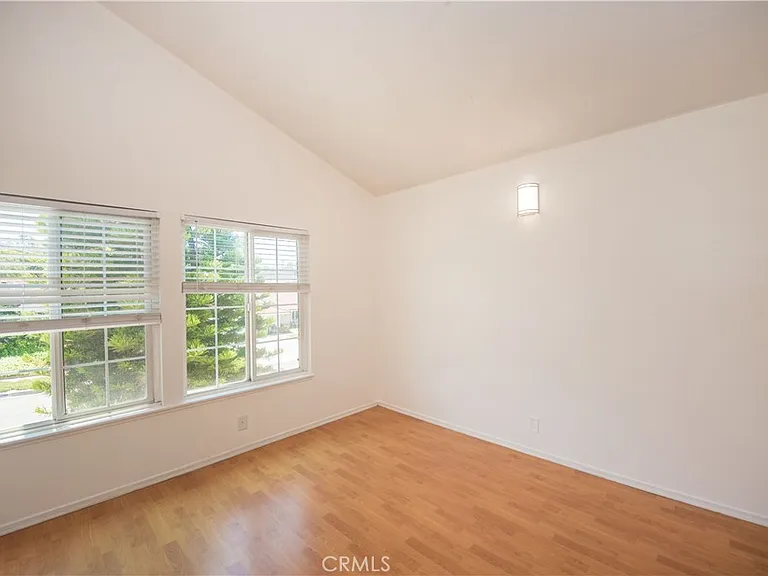 1709 Beechwood Ave — Photo 32