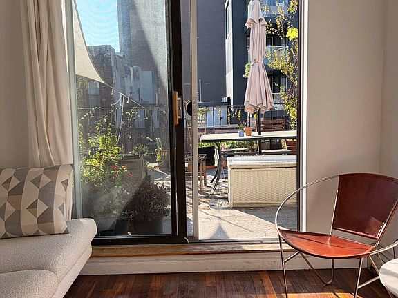 3rd image of 121 Orchard St Unit 15A