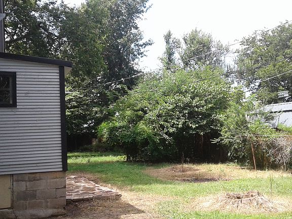 3rd image of 417 E Comanche Ave