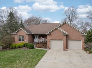 1044 Ledgebrook Dr, Tallmadge, OH 44278