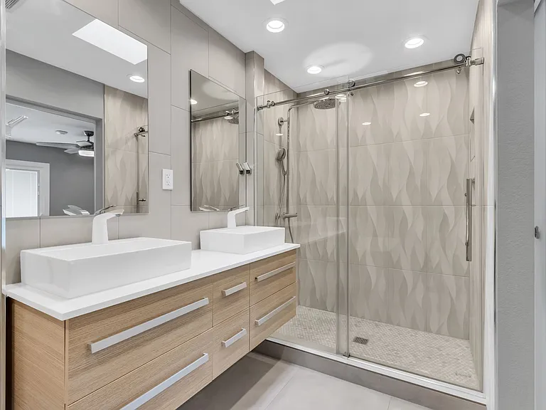 1424 Hampton Rd — Photo 13