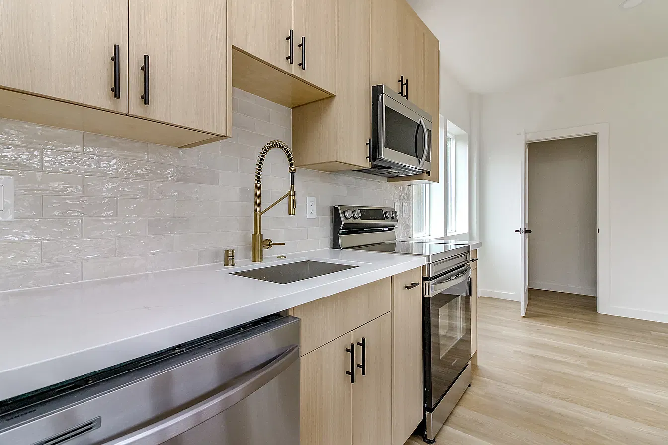 2 bed, 1.5 bath, 800 sqft, $2,500 — Photo 3