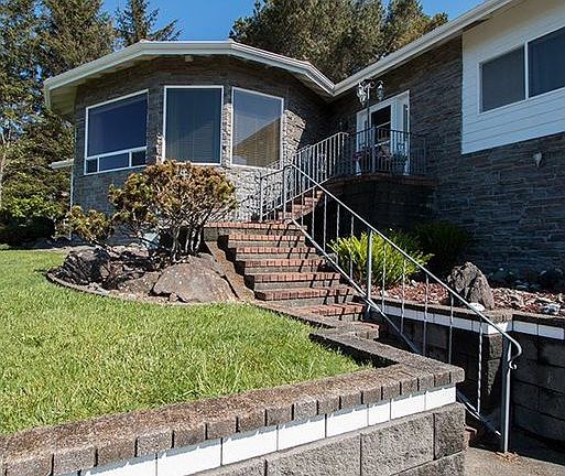 Steps up to main entrance