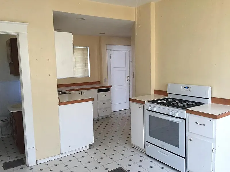 5 bed, 1.5 bath, 2100 sqft, $2,200 — Photo 2
