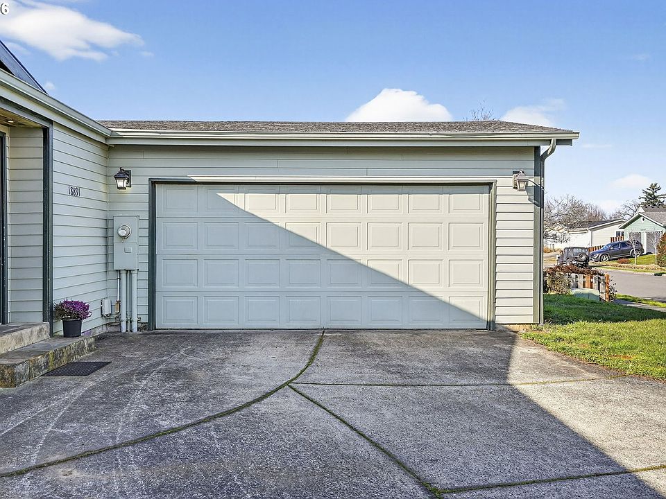 18891 Boynton St, Oregon City, OR 97045 | Zillow
