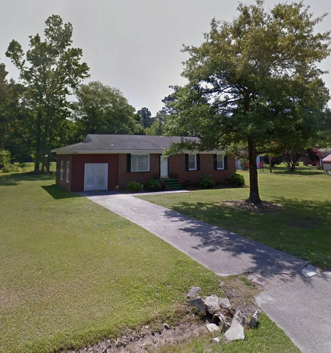 3 bed, 1283 sqft, $1,650 — Photo 1