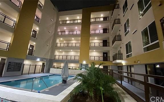 2nd image of 2939 Leeward Ave #517
