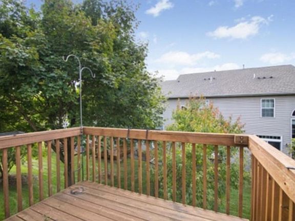 3rd image of 1331 White Oak Dr