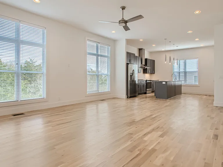 411 Serenity Ln — Photo 10