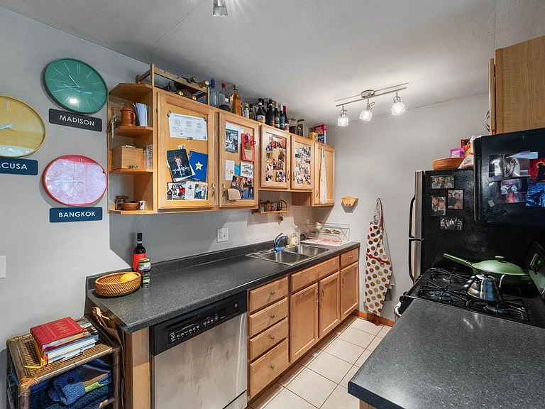 2112 Garfield Ave #8 — Photo 2