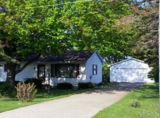 8550 Larned Rd, Port Austin, MI 48467