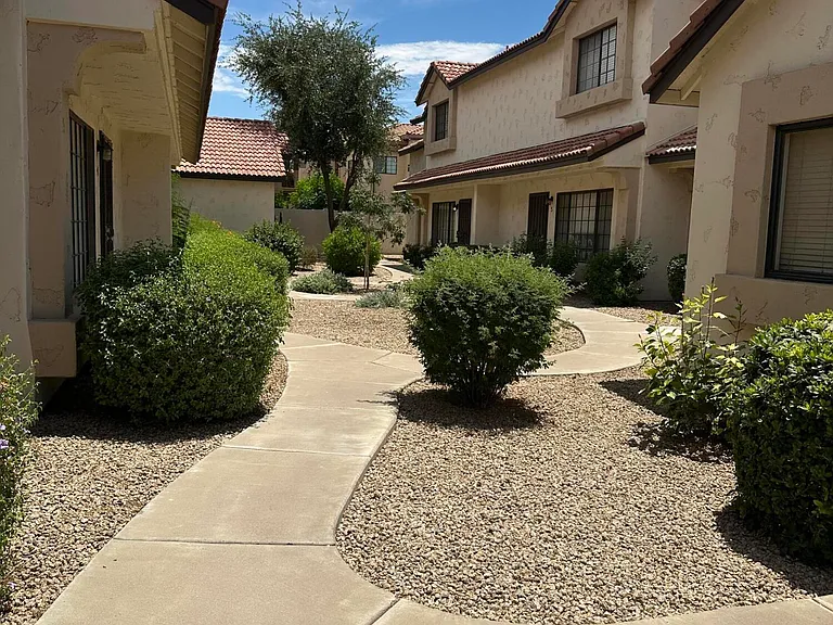 2941 N Oregon St #7 — Photo 2