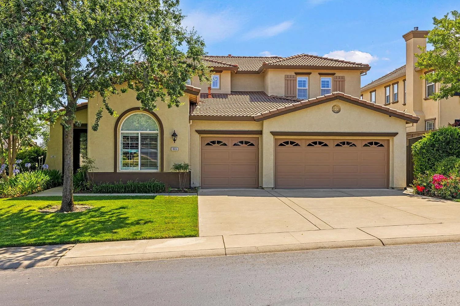 8066 Damico Dr photo 1