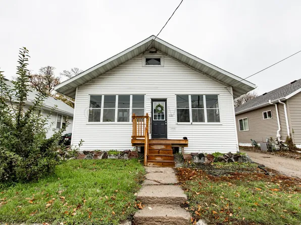 1121 9th St N, Fargo, ND 58102