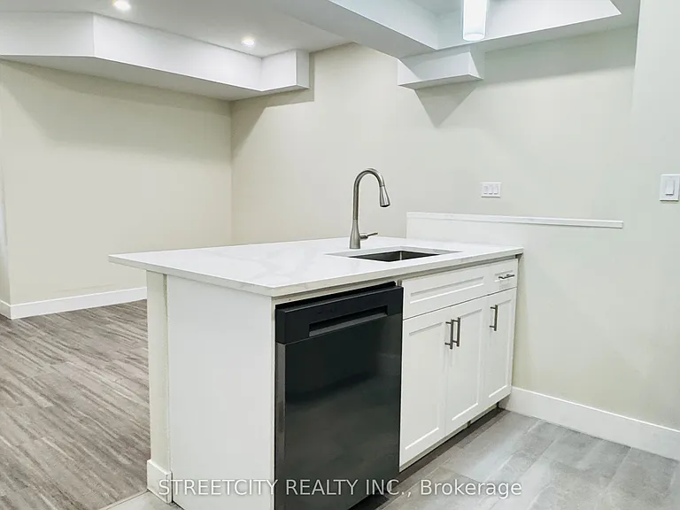 346 Ashland Ave #BACK — Photo 24