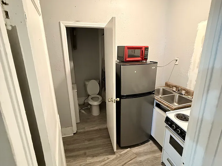 1446 Marion Pl — Photo 3