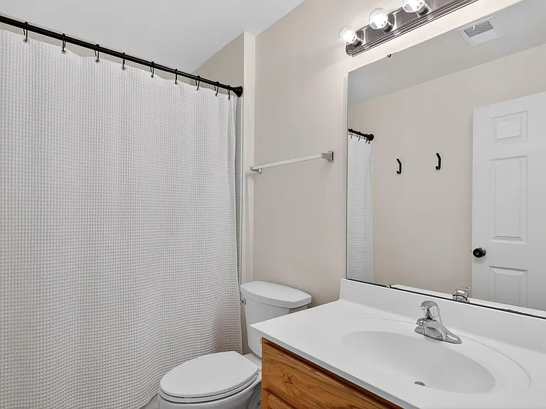 2417 Abington Dr — Photo 36