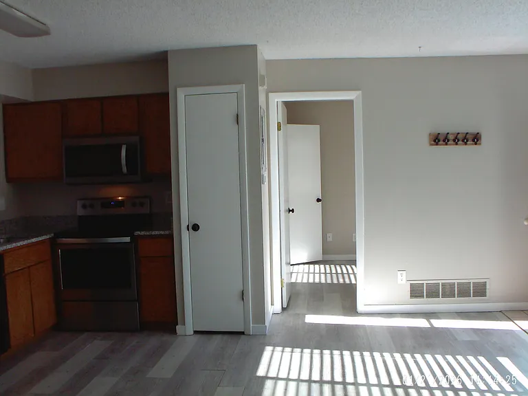 2516 Glen View Ave #B — Photo 6