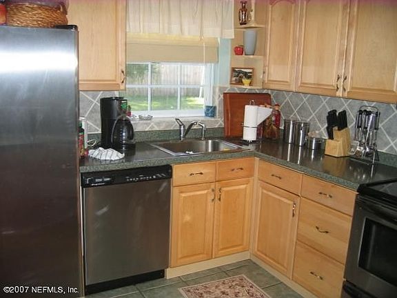4th image of 7932 Praver Dr W