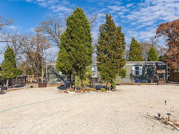 2nd image of 110 Lago Vista Dr