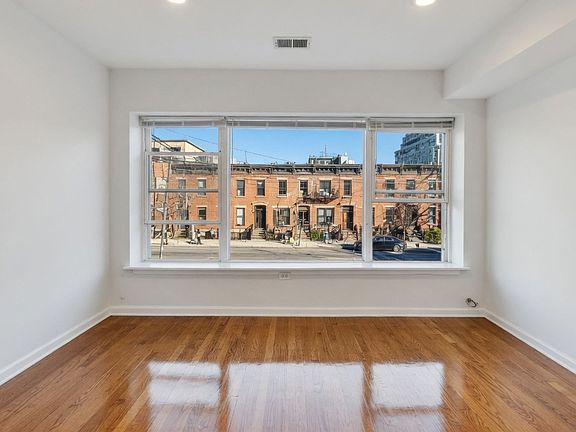 4th image of 6532 N Mozart St #3R