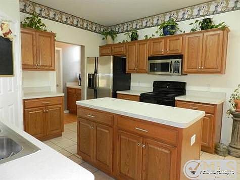 5th image of 10049 Pinecrest Dr