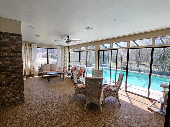 3rd image of 11214 Creek Dr