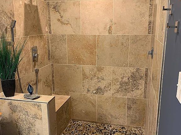 4th image of 2633 Wildwood Dr