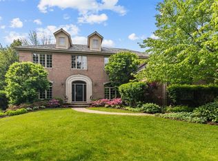 1135 Lawrence Ave, Lake Forest, IL 60045