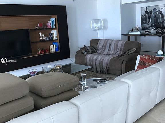 4th image of 20201 E Country Club Dr APT 507
