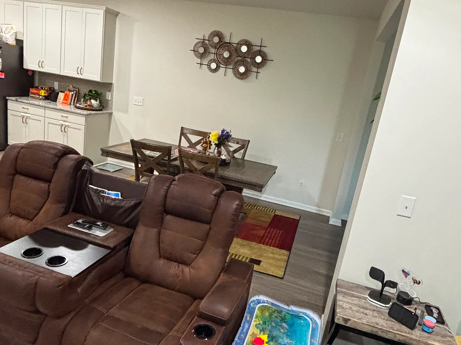 3 bed, 2.5 bath, 2058 sqft, $2,800 — Photo 4