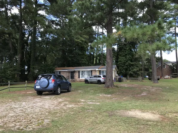 2161 Bingham Dr, Fayetteville, NC 28304