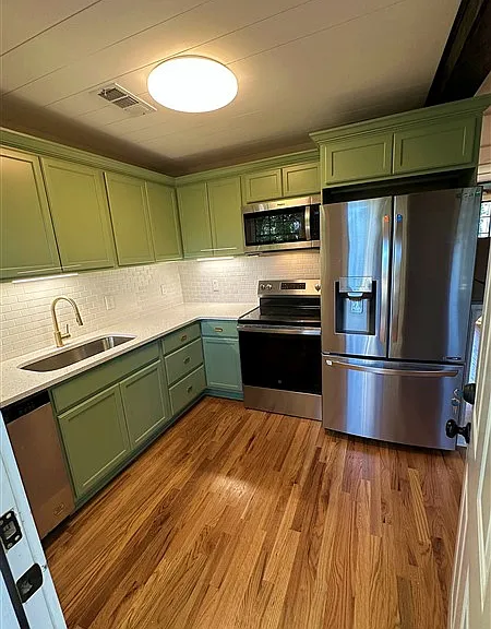 Brand New LG Appliances, be the first to use them. Microwave, oven/cooktop, stainless steel refrigerator and dishwasher.