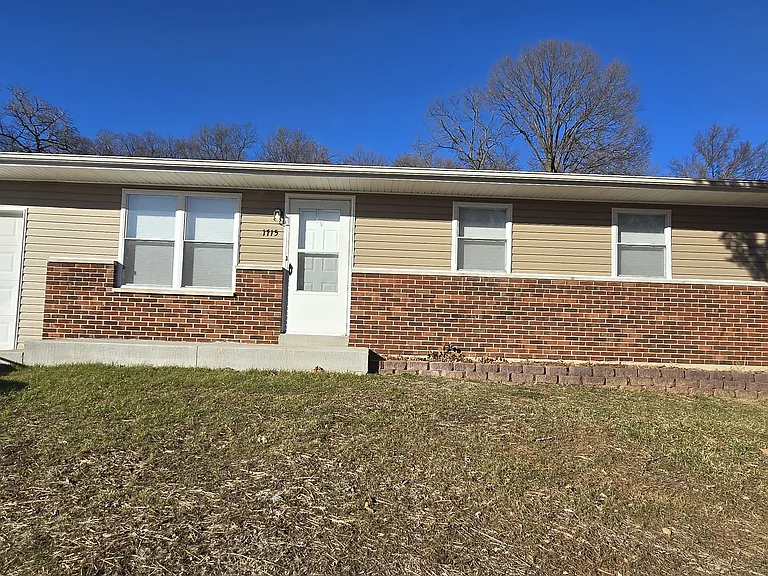 1715 Partridge Dr — Photo 1