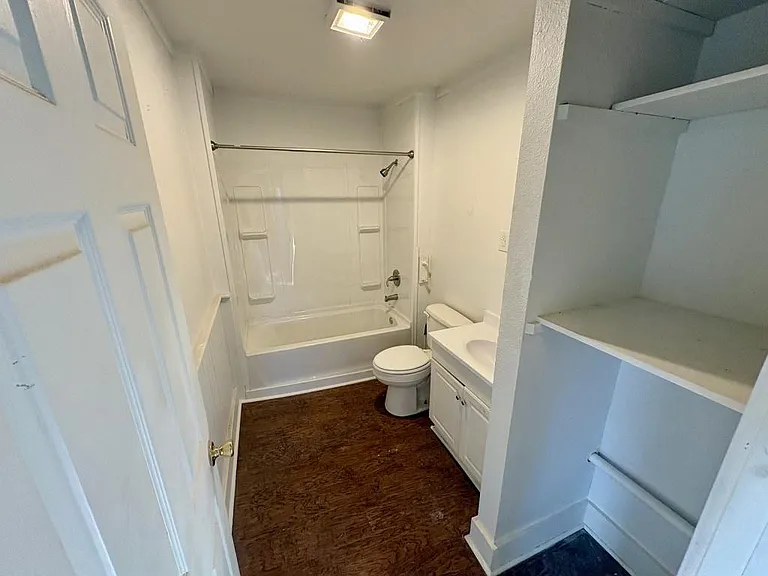 408 S Wright St #B — Photo 11