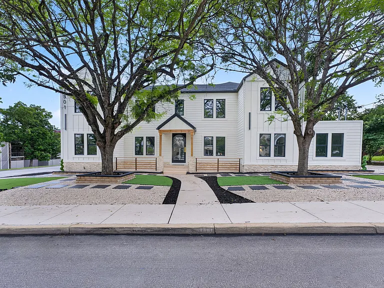 1301 Townsend Ave #3 — Photo 1