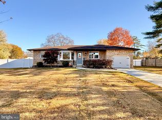 41 Hyannis Ave, Turnersville, NJ 08012