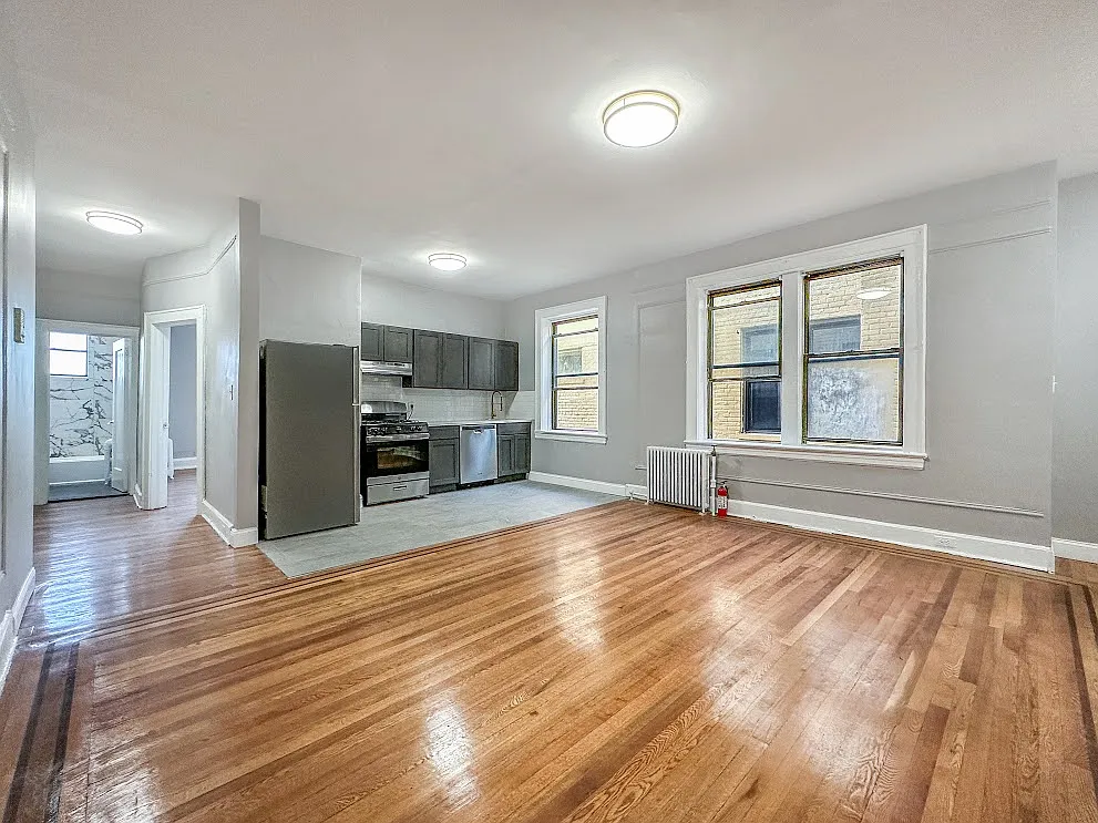 2 bed, 800 sqft, $2,100 — Photo 3