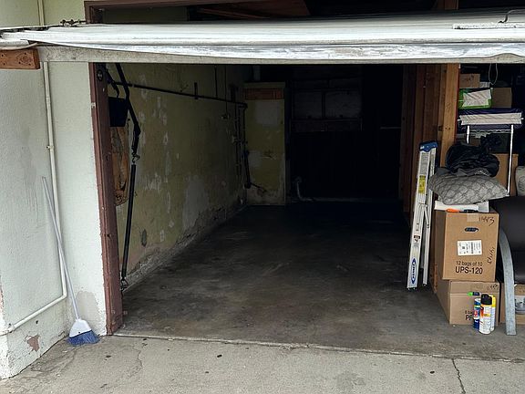 5th image of 11443 Birch Ave #D