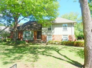 12603 Ensley Ln, Leawood, KS 66209